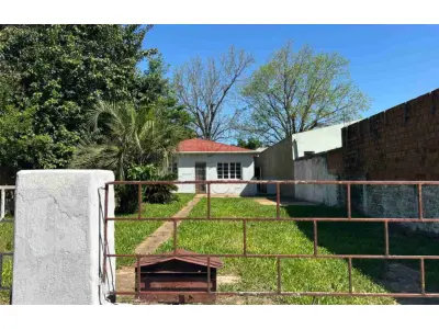 LOTE 001 - IMÓVEL URBANO composto por uma casa e seu respectivo terreno, medindo 420m², localizado na Rua Independência, bairro Centro, cidade de Rosário do Sul