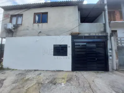 LOTE 002 - IMÓVEL URBANO composto por um terreno medindo 300,00m² e suas construções, localizado no loteamento Esplanada de Esteio, na cidade de Esteio/RS. Inscrito sob a matrícula nº 32.683 do CRI de Esteio